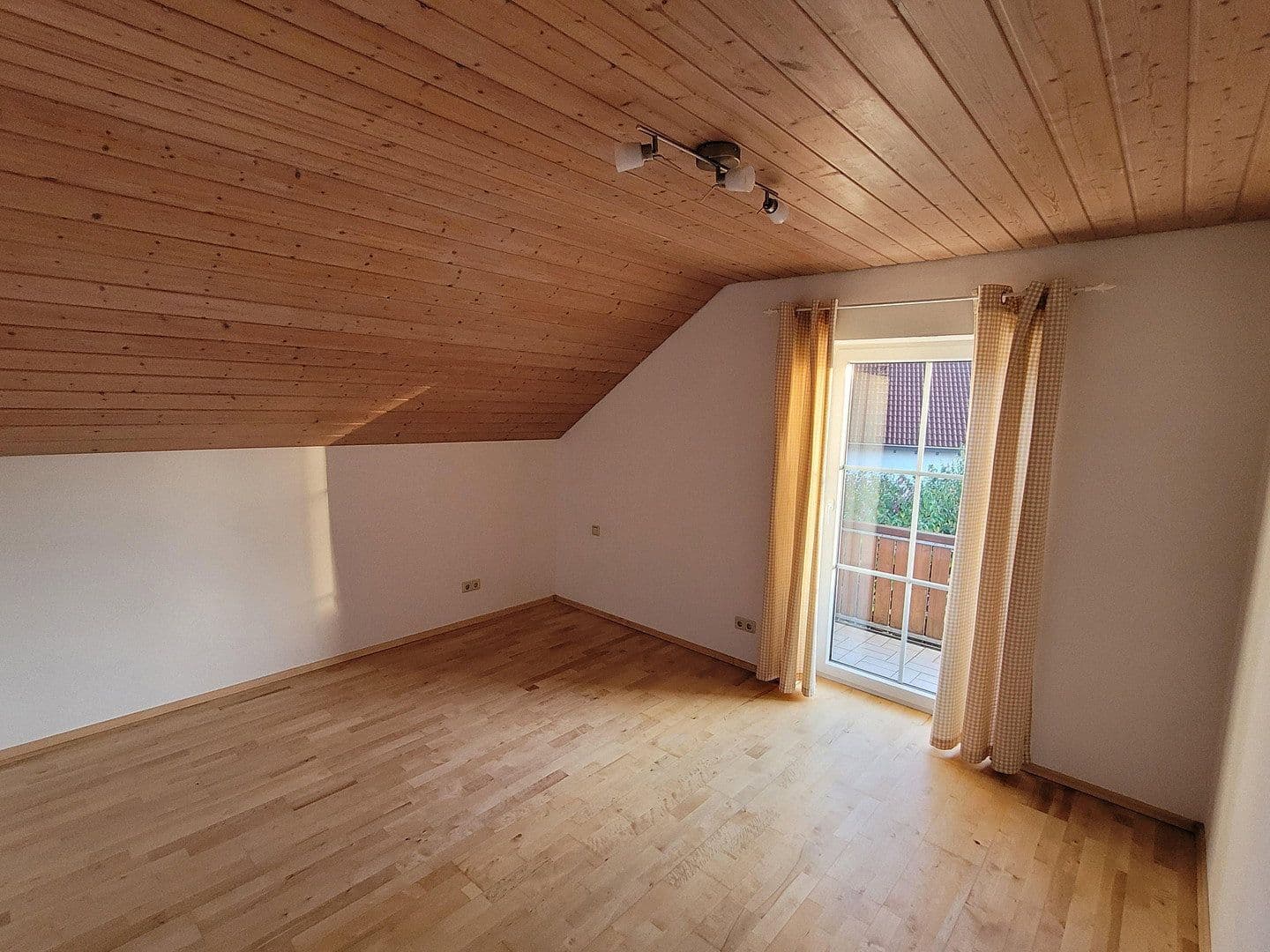 Prodej domu 143 m², pozemek 887 m², Vilgertshofen, Bavorsko Prodej domu 143 m², pozemek 887 m², Vilgertshofen, Bavorsko