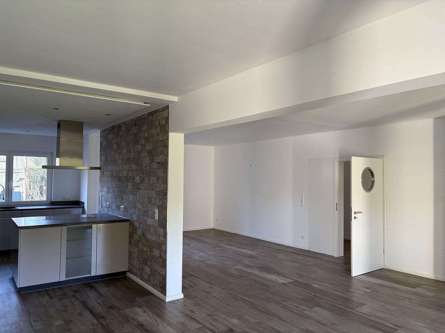 Prodej domu 268 m², pozemek 650 m², Jersbek, Jersbek, Šlesvicko-Holštýnsko Prodej domu 268 m², pozemek 650 m², Jersbek, Jersbek, Šlesvicko-Holštýnsko