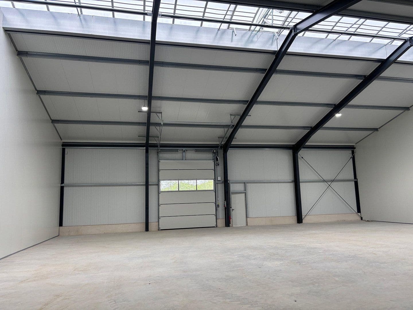 Pronájem nebytového prostoru 400 m², Lohne, Dolní Sasko Pronájem nebytového prostoru 400 m², Lohne, Dolní Sasko