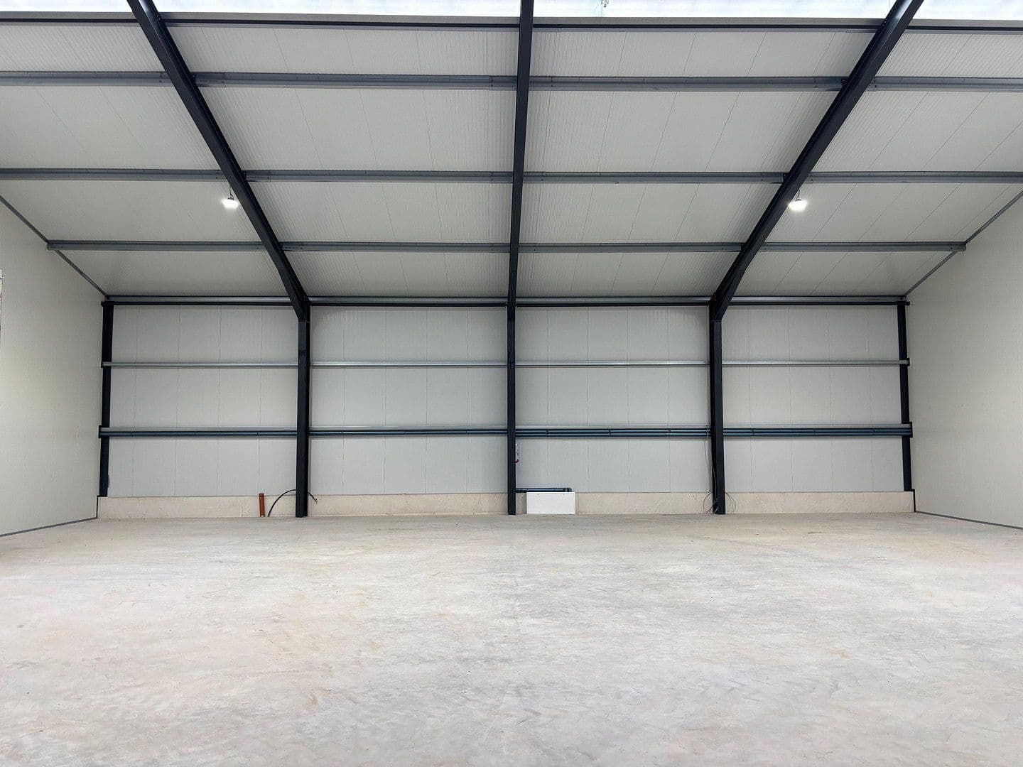 Pronájem nebytového prostoru 400 m², Lohne, Dolní Sasko Pronájem nebytového prostoru 400 m², Lohne, Dolní Sasko