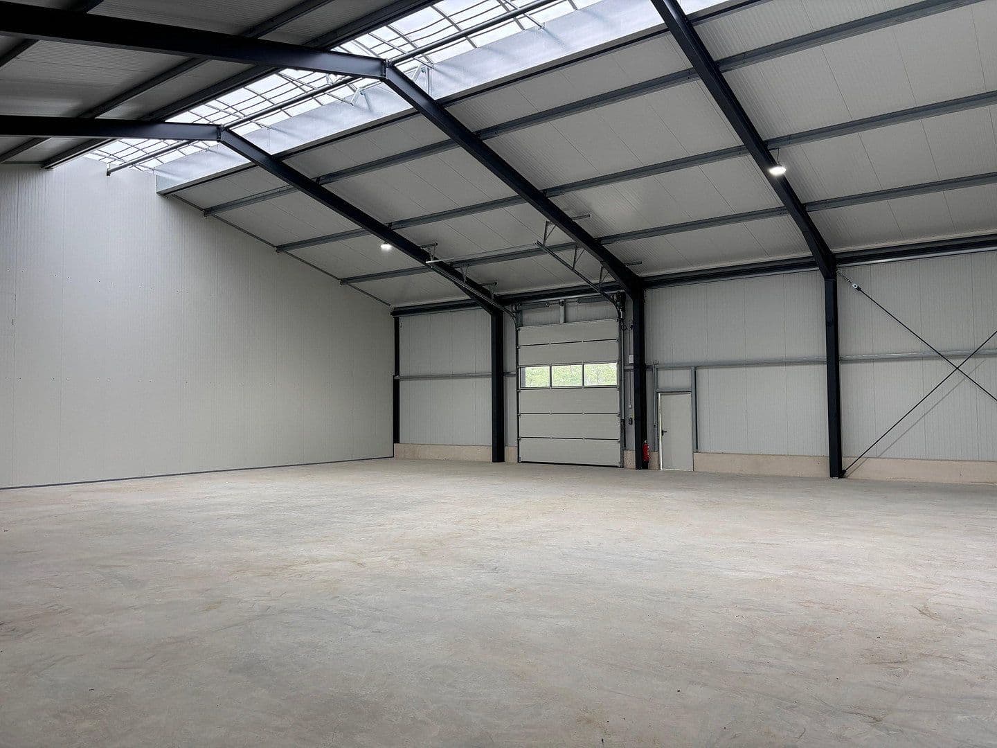 Pronájem nebytového prostoru 400 m², Lohne, Dolní Sasko Pronájem nebytového prostoru 400 m², Lohne, Dolní Sasko