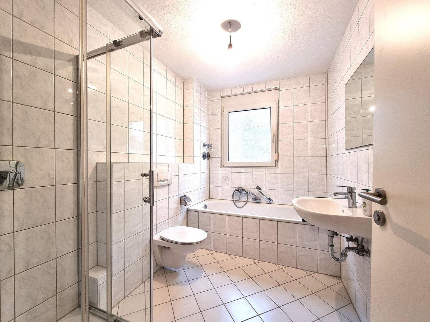 Pronájem bytu 3+1 83 m², Helga-Barth-Straße 7, Bretten, Bádensko-Württembersko Pronájem bytu 3+1 83 m², Helga-Barth-Straße 7, Bretten, Bádensko-Württembersko