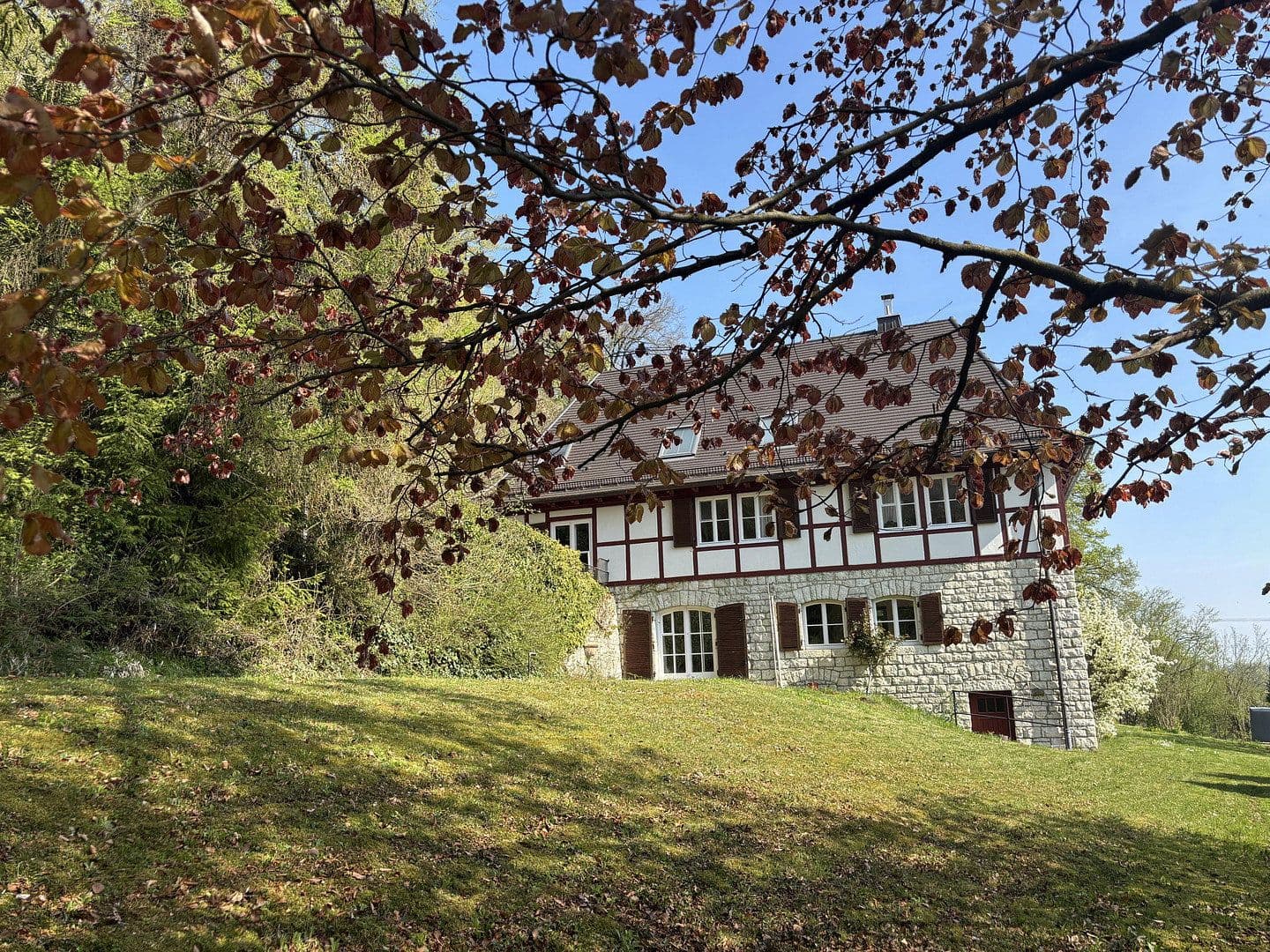Prodej domu 312 m², pozemek 3.680 m², Westhausen, Bádensko-Württembersko Prodej domu 312 m², pozemek 3.680 m², Westhausen, Bádensko-Württembersko