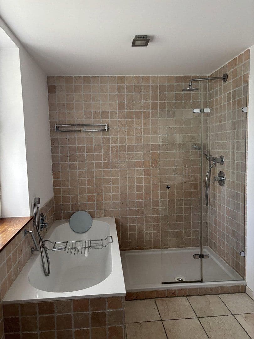 Prodej domu 312 m², pozemek 3.680 m², Westhausen, Bádensko-Württembersko Prodej domu 312 m², pozemek 3.680 m², Westhausen, Bádensko-Württembersko