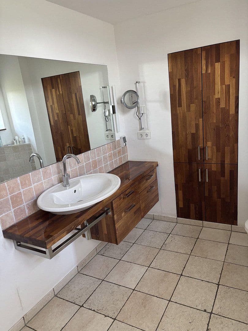Prodej domu 312 m², pozemek 3.680 m², Westhausen, Bádensko-Württembersko Prodej domu 312 m², pozemek 3.680 m², Westhausen, Bádensko-Württembersko