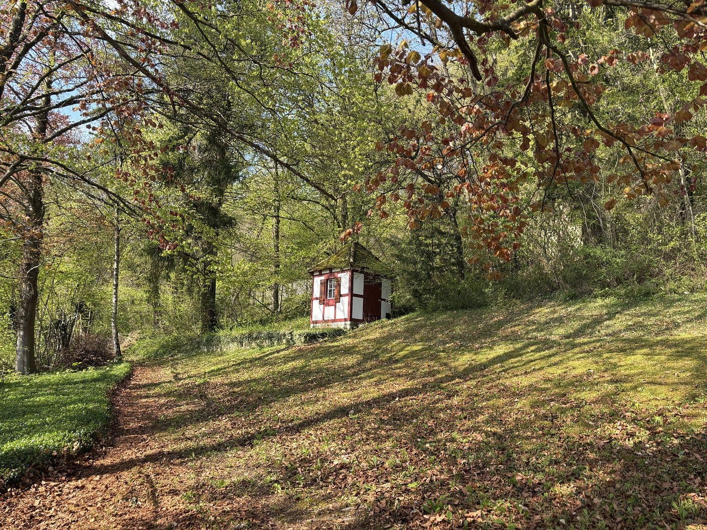 Prodej domu 312 m², pozemek 3.680 m², Westhausen, Bádensko-Württembersko Prodej domu 312 m², pozemek 3.680 m², Westhausen, Bádensko-Württembersko
