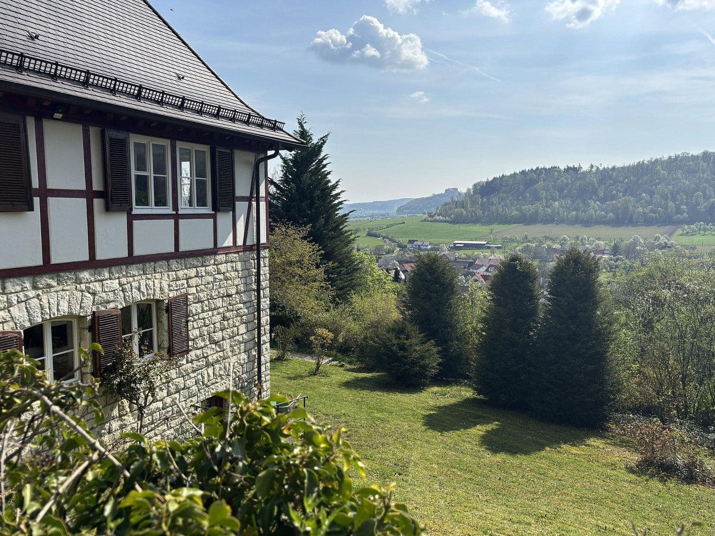Prodej domu 312 m², pozemek 3.680 m², Westhausen, Bádensko-Württembersko Prodej domu 312 m², pozemek 3.680 m², Westhausen, Bádensko-Württembersko