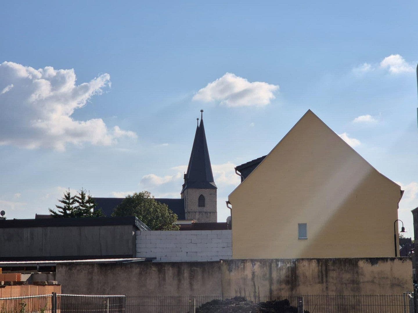 Prodej domu 300 m², pozemek 358 m², Tuchmacherstr. 16, Calbe (Saale), Sasko-Anhaltsko Prodej domu 300 m², pozemek 358 m², Tuchmacherstr. 16, Calbe (Saale), Sasko-Anhaltsko