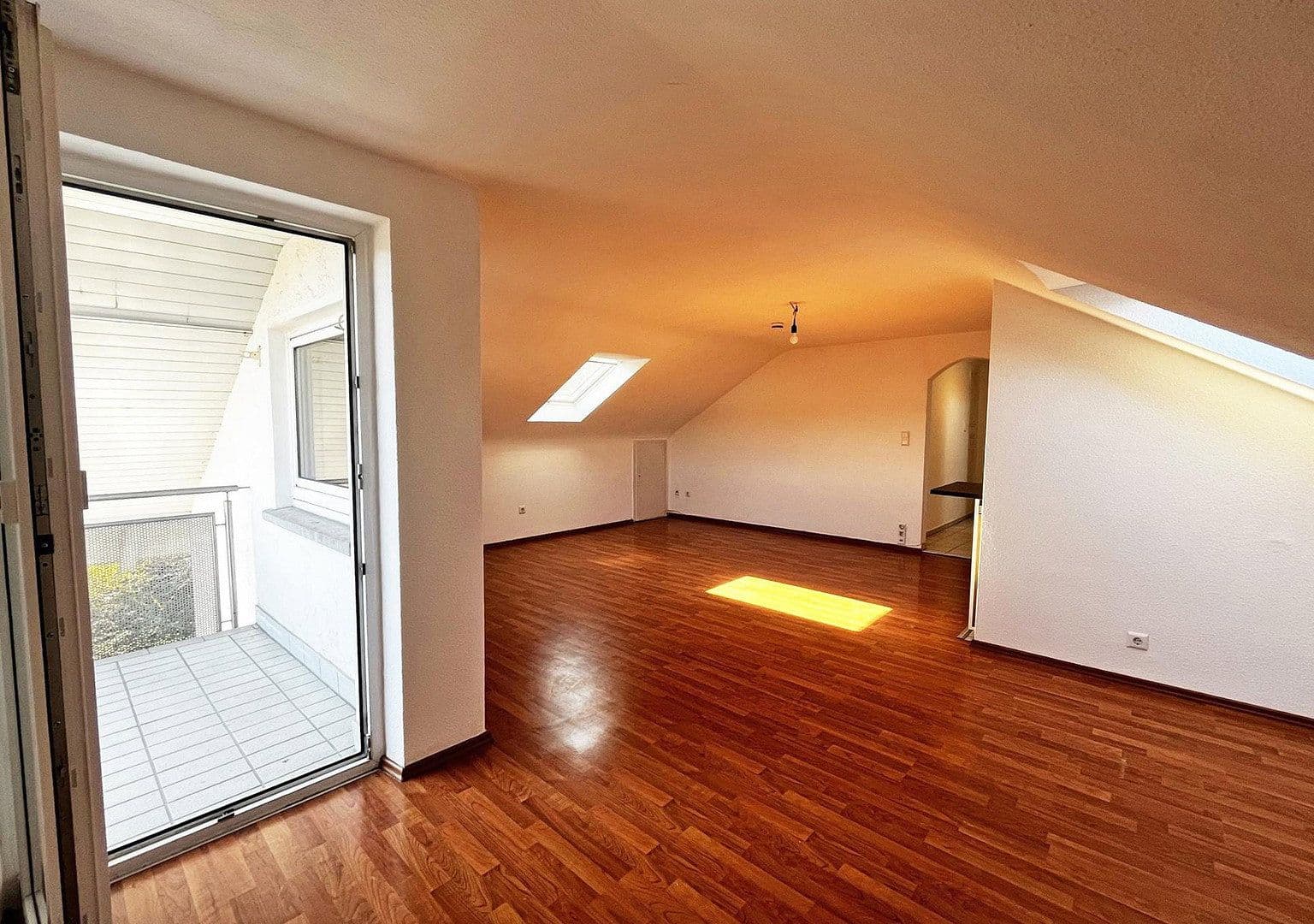 Pronájem bytu 1+kk 37 m², Ostfildern, Bádensko-Württembersko Pronájem bytu 1+kk 37 m², Ostfildern, Bádensko-Württembersko