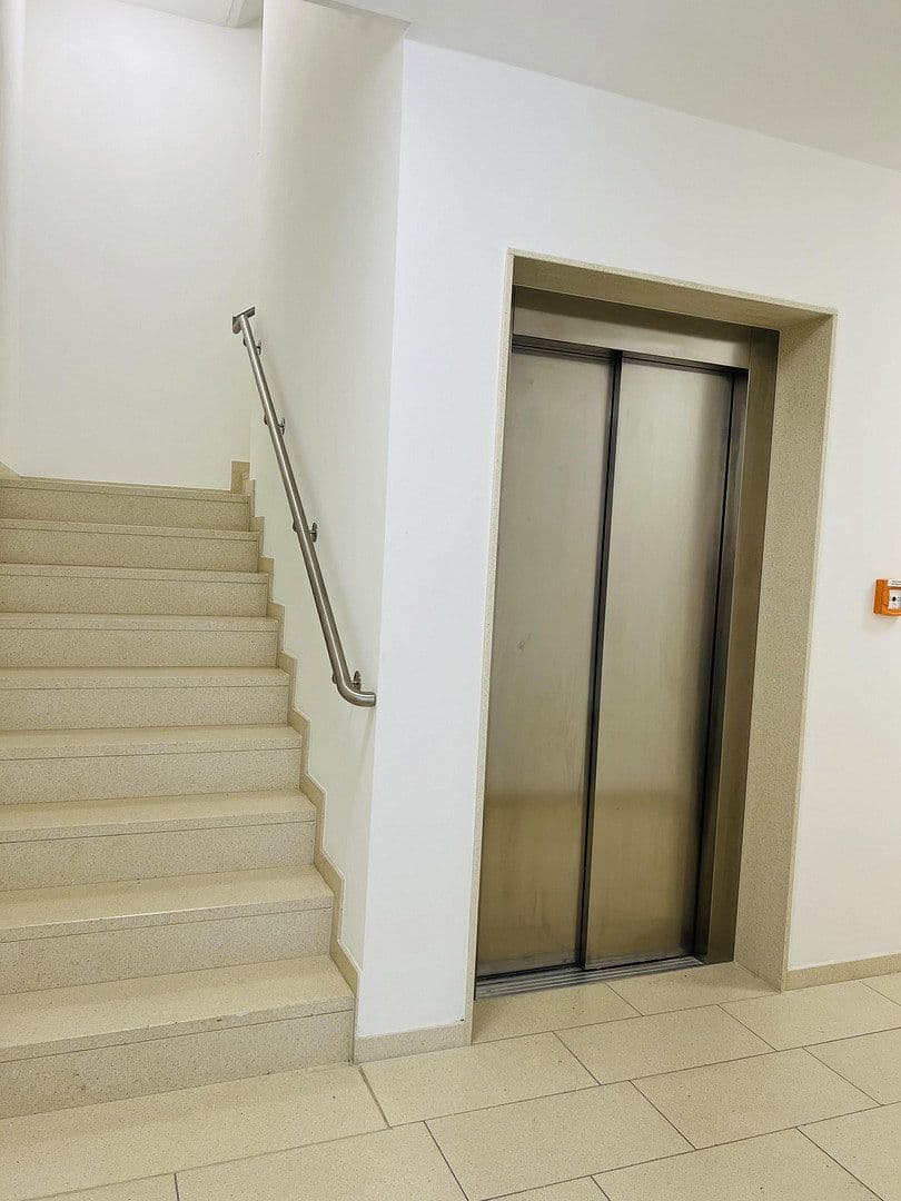 Pronájem bytu 3+1 81 m², Truchseßstraße 36, Bonn, Severní Porýní-Vestfálsko Pronájem bytu 3+1 81 m², Truchseßstraße 36, Bonn, Severní Porýní-Vestfálsko