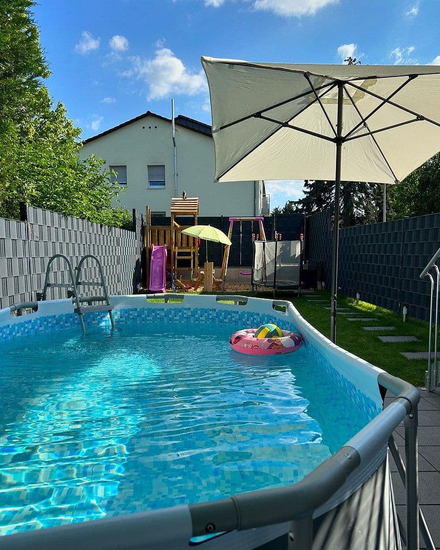 Prodej domu 125 m², pozemek 171 m², Mannheim, Bádensko-Württembersko Prodej domu 125 m², pozemek 171 m², Mannheim, Bádensko-Württembersko