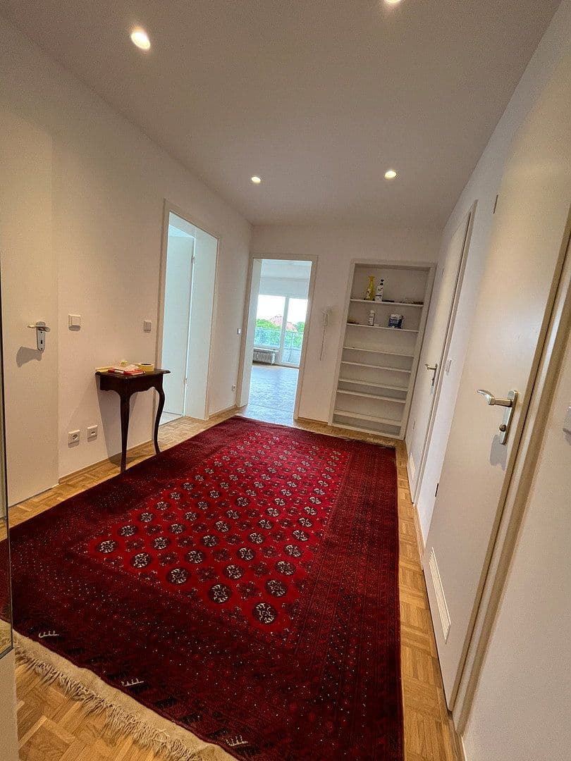 Pronájem bytu 3+1 100 m², Artur-Kutscher-Platz 1, München, Bavorsko Pronájem bytu 3+1 100 m², Artur-Kutscher-Platz 1, München, Bavorsko