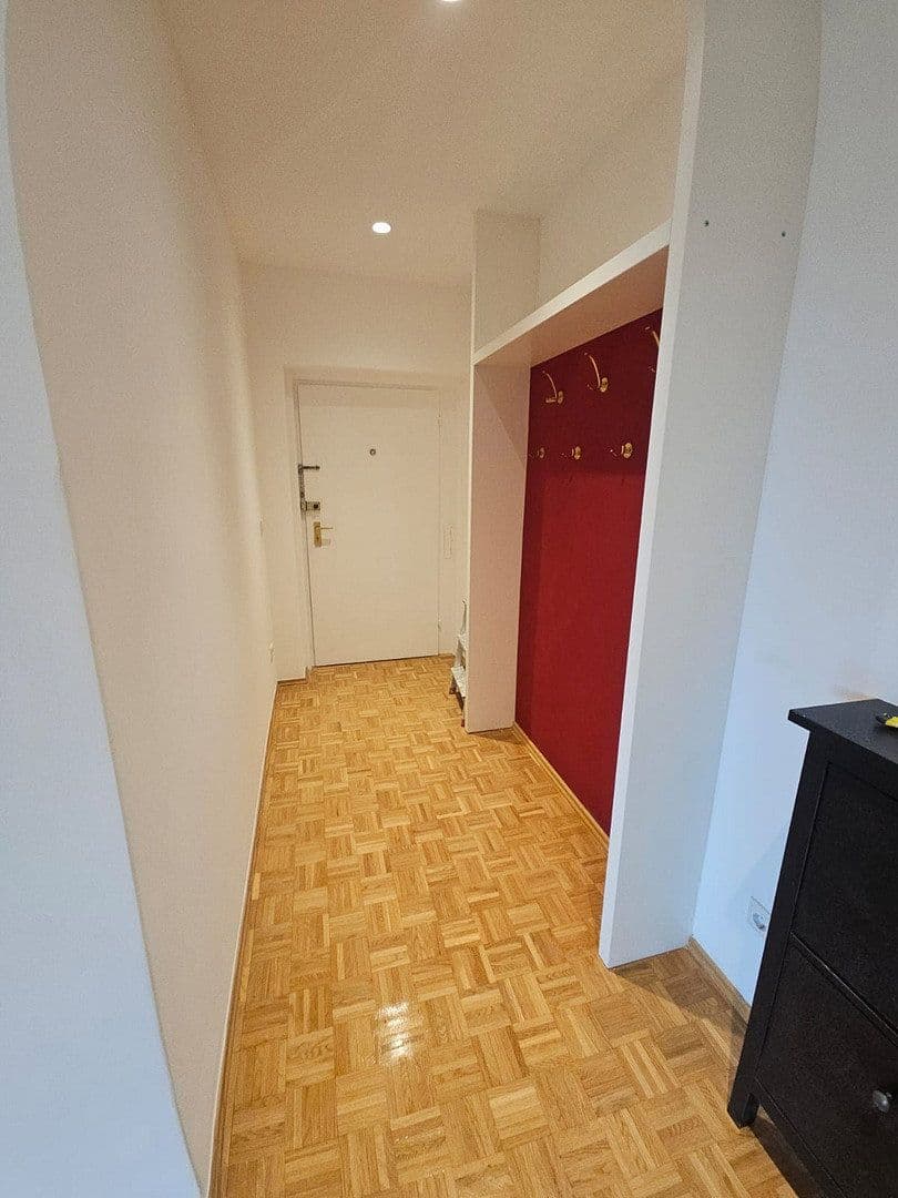 Pronájem bytu 3+1 100 m², Artur-Kutscher-Platz 1, München, Bavorsko Pronájem bytu 3+1 100 m², Artur-Kutscher-Platz 1, München, Bavorsko