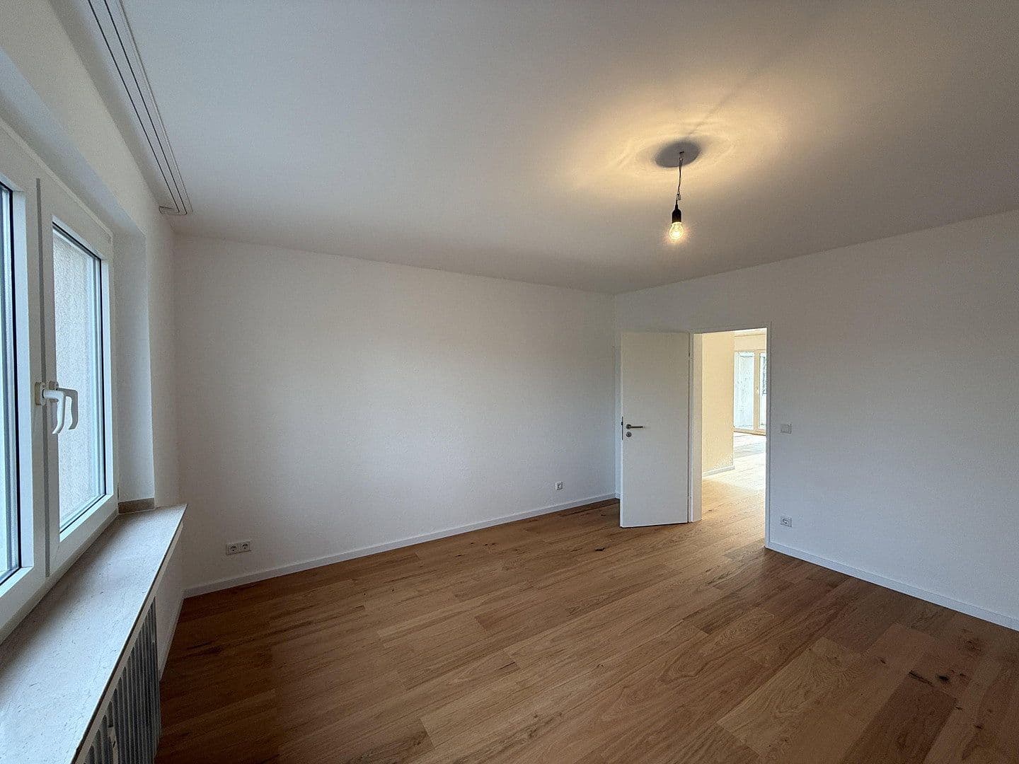Prodej bytu 3+1 64 m², Düsseldorf, Severní Porýní-Vestfálsko Prodej bytu 3+1 64 m², Düsseldorf, Severní Porýní-Vestfálsko