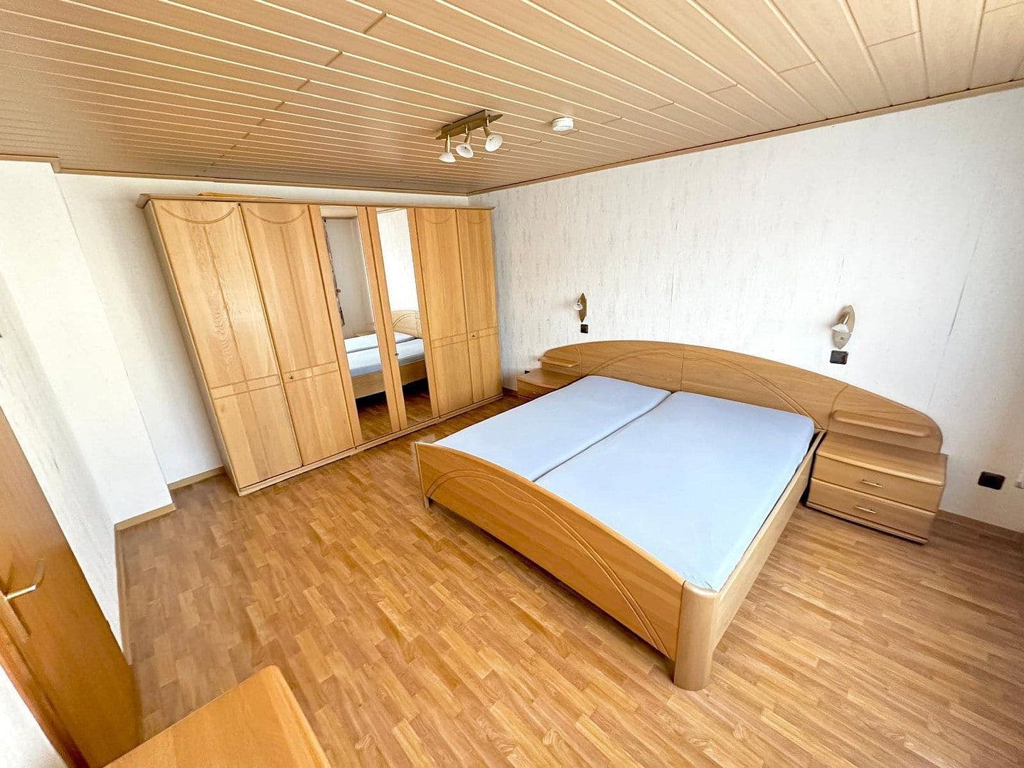 Prodej domu 160 m², pozemek 940 m², Wölferlingen, Porýní-Falc Prodej domu 160 m², pozemek 940 m², Wölferlingen, Porýní-Falc