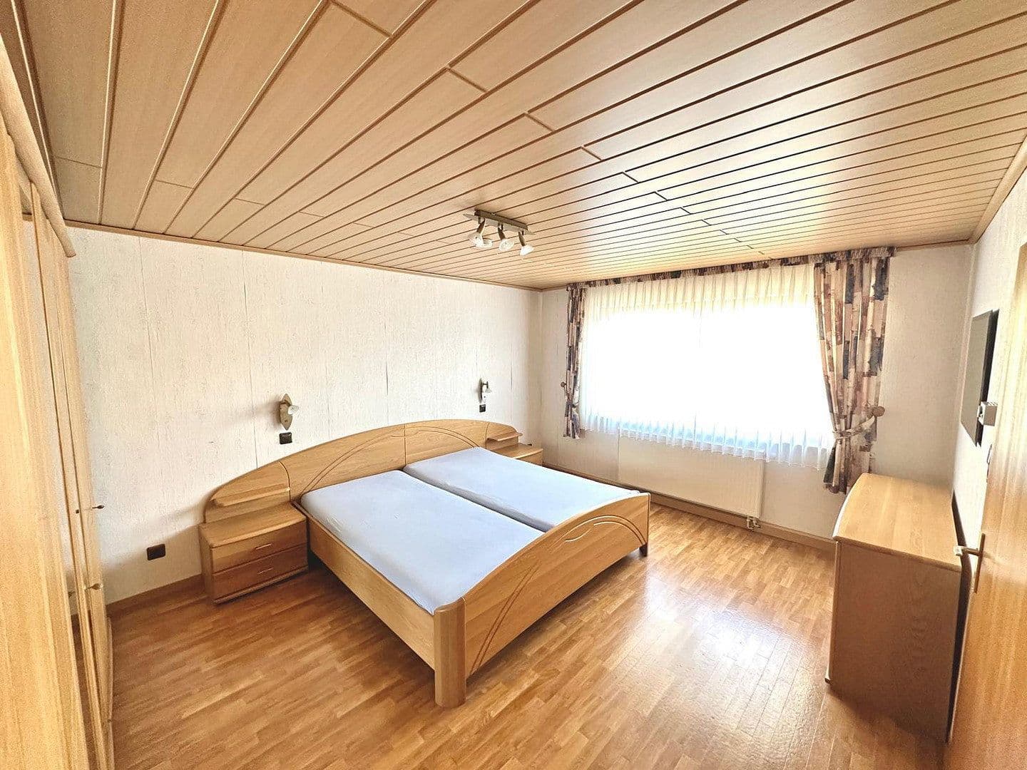 Prodej domu 160 m², pozemek 940 m², Wölferlingen, Porýní-Falc Prodej domu 160 m², pozemek 940 m², Wölferlingen, Porýní-Falc