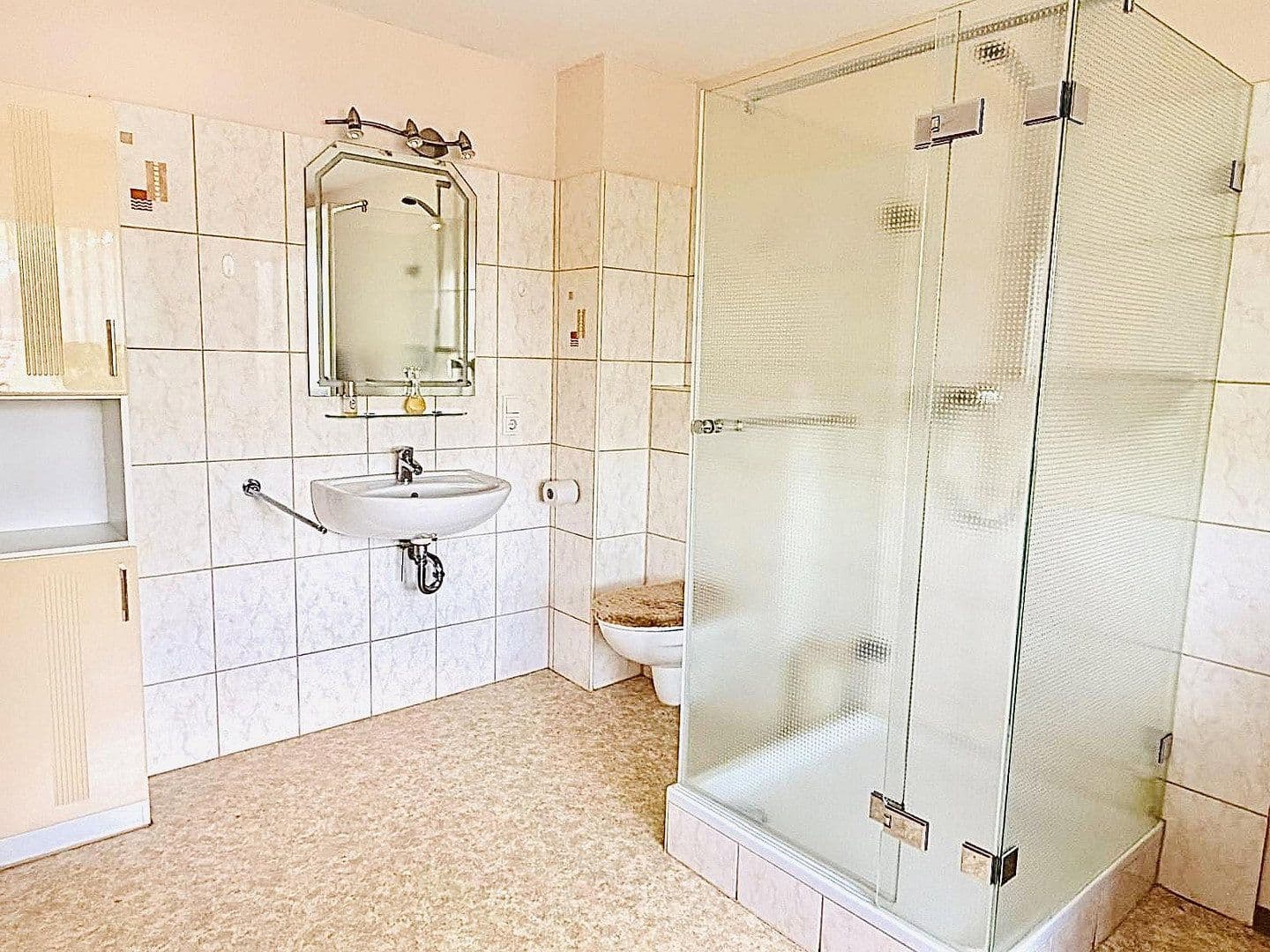 Prodej domu 160 m², pozemek 940 m², Wölferlingen, Porýní-Falc Prodej domu 160 m², pozemek 940 m², Wölferlingen, Porýní-Falc