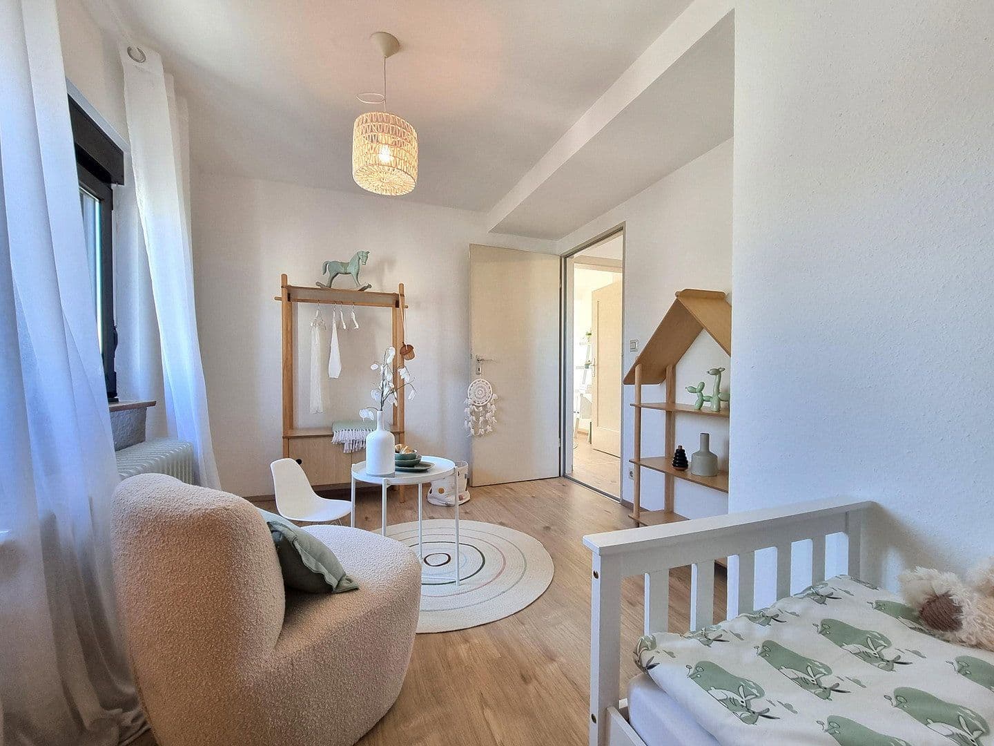 Prodej bytu 5+kk 125 m², Lessingstr. 23, Singen (Hohentwiel), Bádensko-Württembersko Prodej bytu 5+kk 125 m², Lessingstr. 23, Singen (Hohentwiel), Bádensko-Württembersko