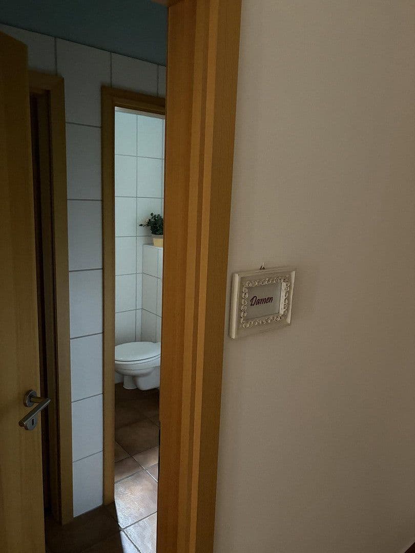 Pronájem nebytového prostoru 139 m², Uetze, Dolní Sasko Pronájem nebytového prostoru 139 m², Uetze, Dolní Sasko