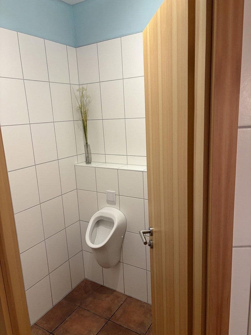 Pronájem nebytového prostoru 139 m², Uetze, Dolní Sasko Pronájem nebytového prostoru 139 m², Uetze, Dolní Sasko