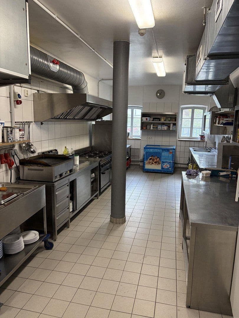 Pronájem nebytového prostoru 139 m², Uetze, Dolní Sasko Pronájem nebytového prostoru 139 m², Uetze, Dolní Sasko