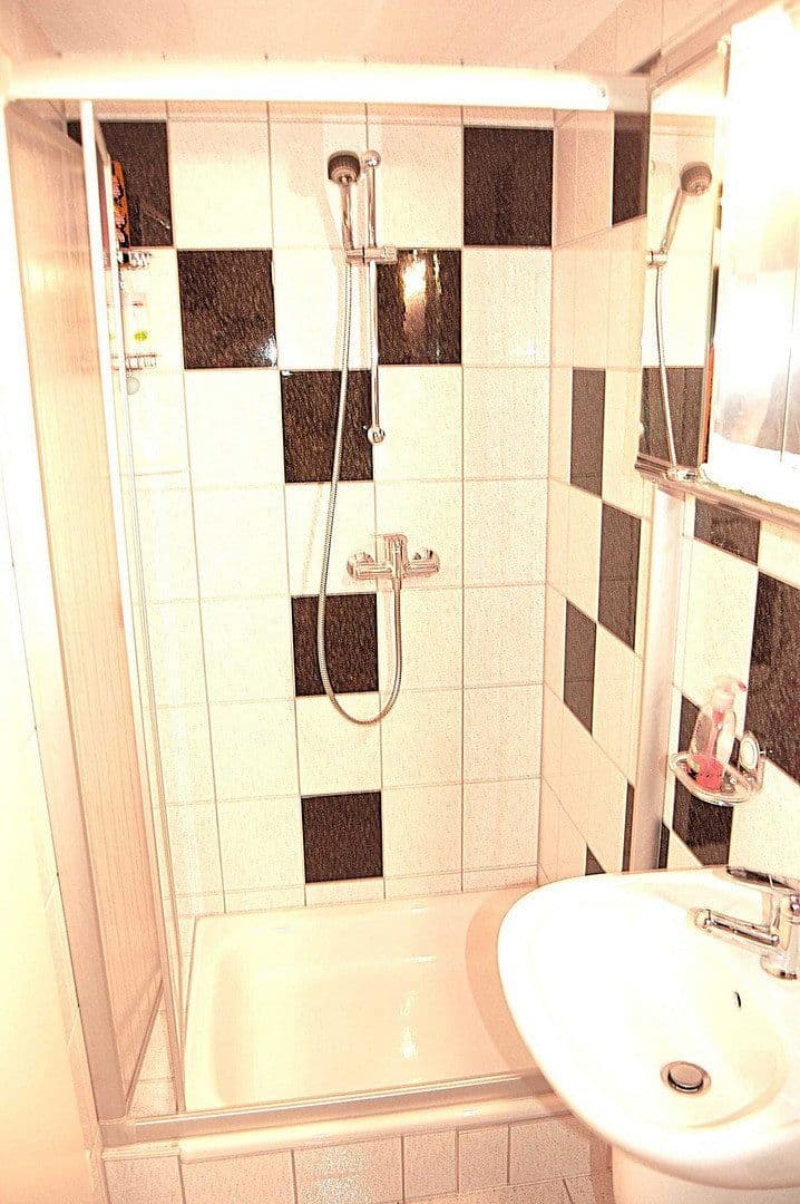 Prodej domu 116 m², pozemek 301 m², Hilzingen, Bádensko-Württembersko Prodej domu 116 m², pozemek 301 m², Hilzingen, Bádensko-Württembersko