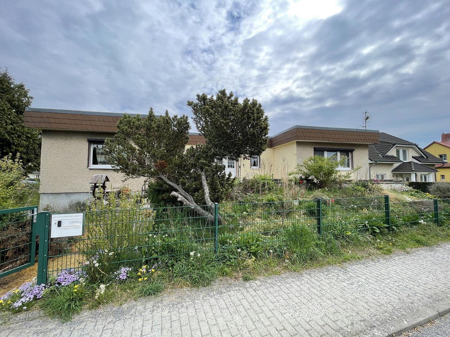 Prodej domu 145 m², pozemek 556 m², Ernst Thälmann-Strasse 13, Schönefeld, Braniborsko Prodej domu 145 m², pozemek 556 m², Ernst Thälmann-Strasse 13, Schönefeld, Braniborsko