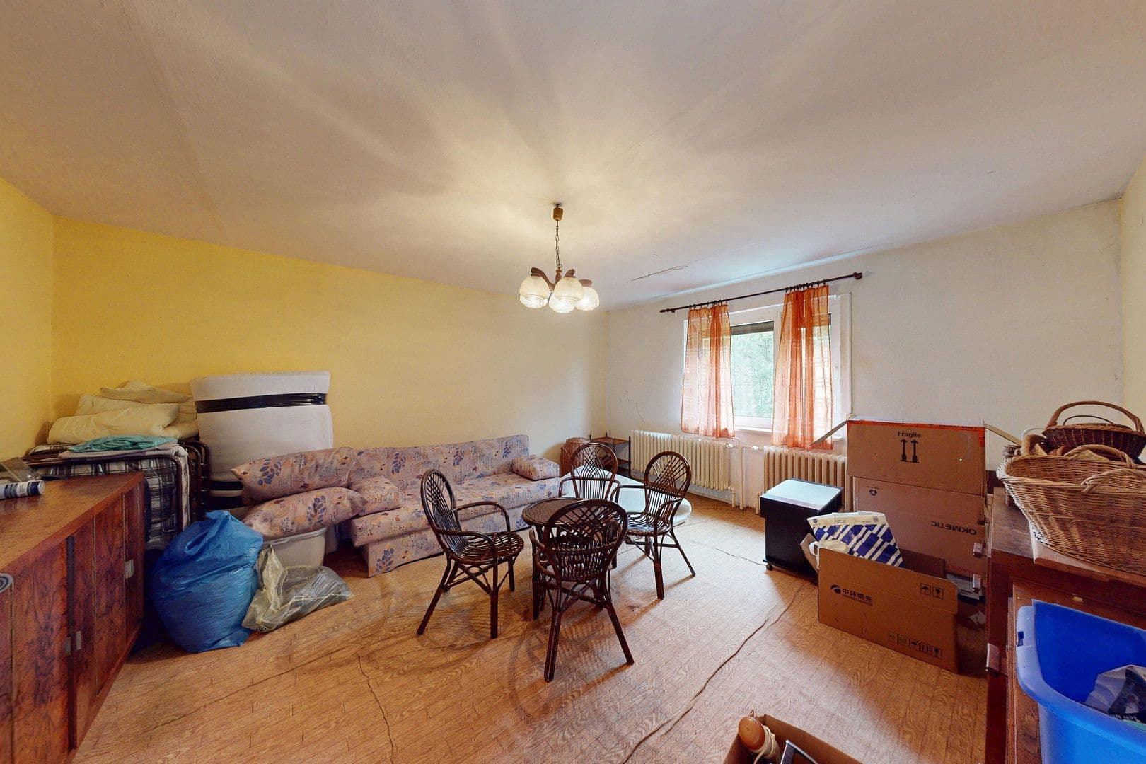 Prodej domu 145 m², pozemek 556 m², Ernst Thälmann-Strasse 13, Schönefeld, Braniborsko Prodej domu 145 m², pozemek 556 m², Ernst Thälmann-Strasse 13, Schönefeld, Braniborsko