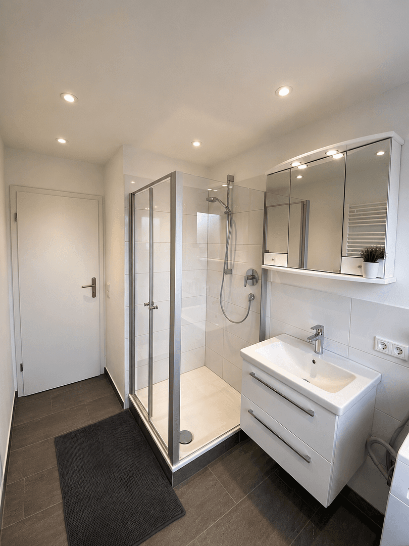 Pronájem bytu 1+1 80 m², Korbinianplatz, München, Bavorsko Pronájem bytu 1+1 80 m², Korbinianplatz, München, Bavorsko