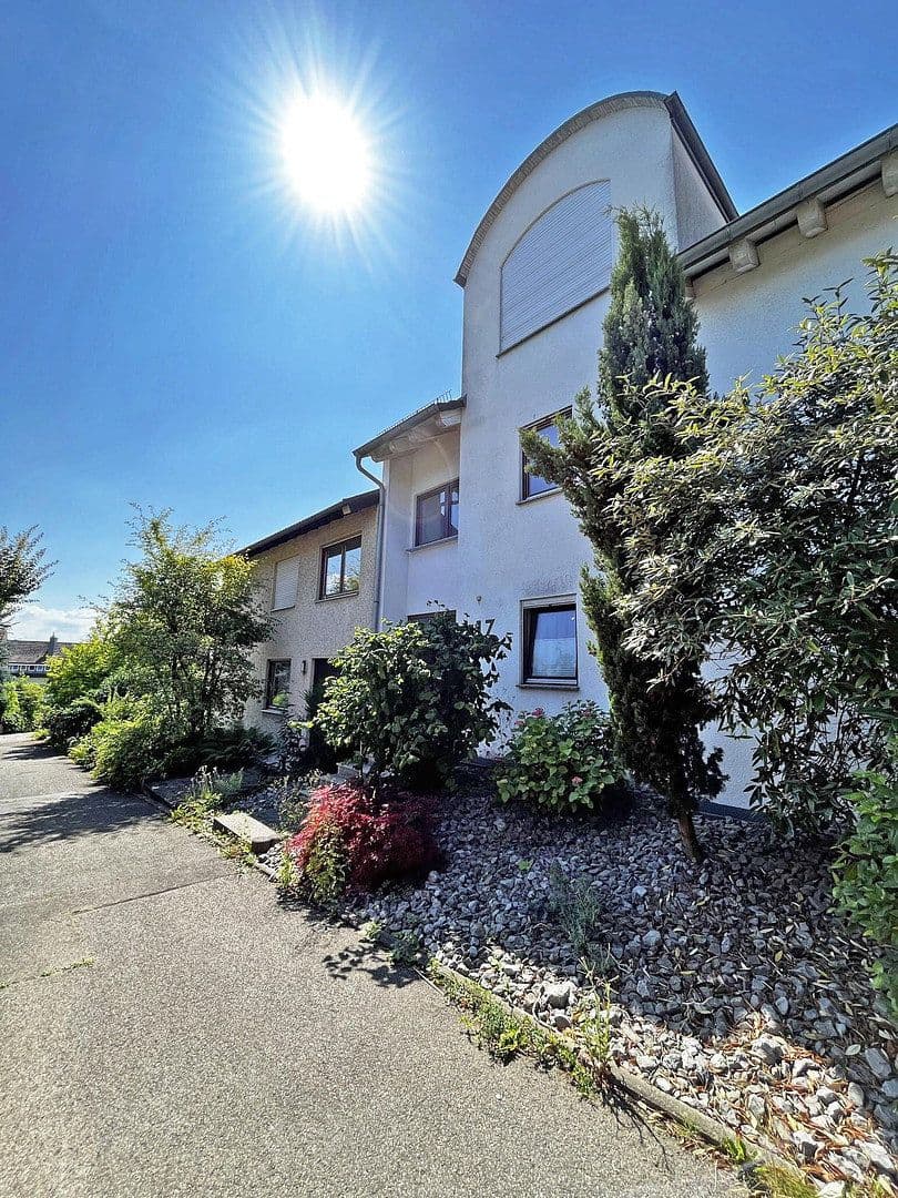Pronájem bytu 3+kk 89 m², Lauffen am Neckar, Bádensko-Württembersko Pronájem bytu 3+kk 89 m², Lauffen am Neckar, Bádensko-Württembersko