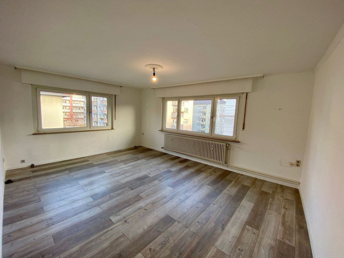 Pronájem bytu 3+1 84 m², Schillerstraße 12, Pforzheim, Bádensko-Württembersko Pronájem bytu 3+1 84 m², Schillerstraße 12, Pforzheim, Bádensko-Württembersko