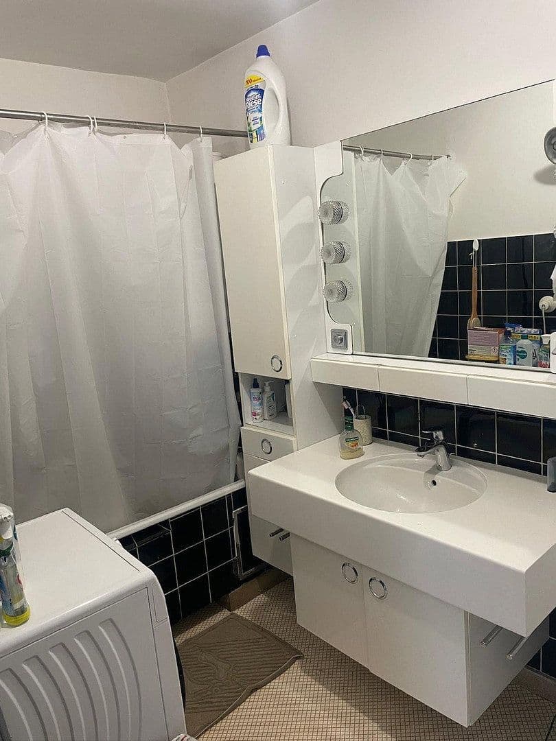 Pronájem bytu 3+1 84 m², Schillerstraße 12, Pforzheim, Bádensko-Württembersko Pronájem bytu 3+1 84 m², Schillerstraße 12, Pforzheim, Bádensko-Württembersko