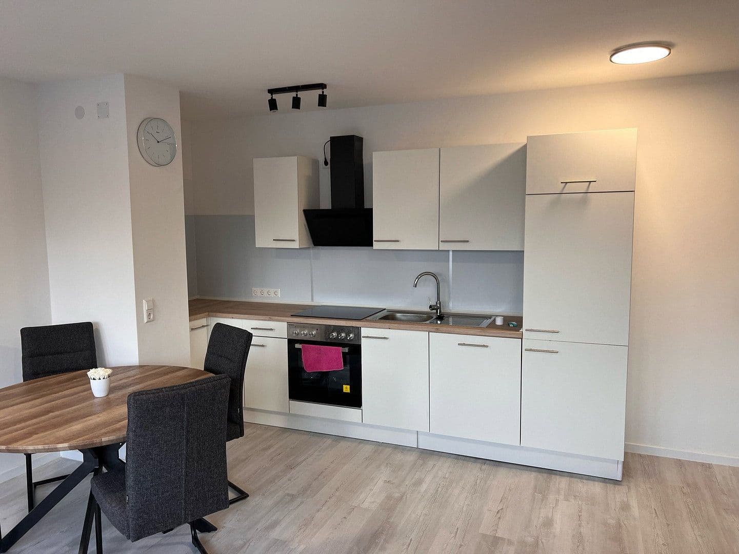 Pronájem bytu 2+kk 54 m², Haeberlinstrasse 8, Stuttgart-Vaihingen, Bádensko-Württembersko Pronájem bytu 2+kk 54 m², Haeberlinstrasse 8, Stuttgart-Vaihingen, Bádensko-Württembersko