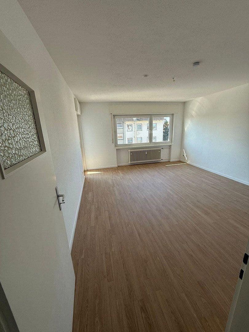 Pronájem bytu 4+1 99 m², Eggenstein-Leopoldshafen, Bádensko-Württembersko Pronájem bytu 4+1 99 m², Eggenstein-Leopoldshafen, Bádensko-Württembersko