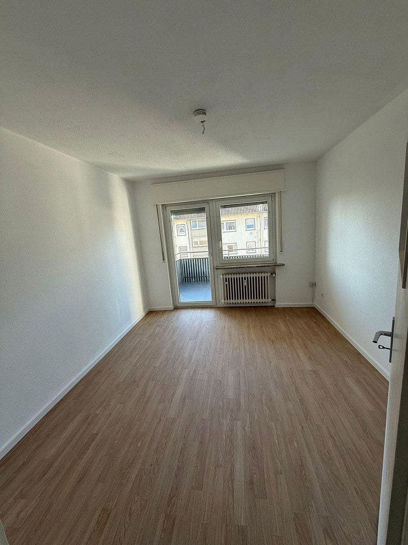 Pronájem bytu 4+1 99 m², Eggenstein-Leopoldshafen, Bádensko-Württembersko Pronájem bytu 4+1 99 m², Eggenstein-Leopoldshafen, Bádensko-Württembersko