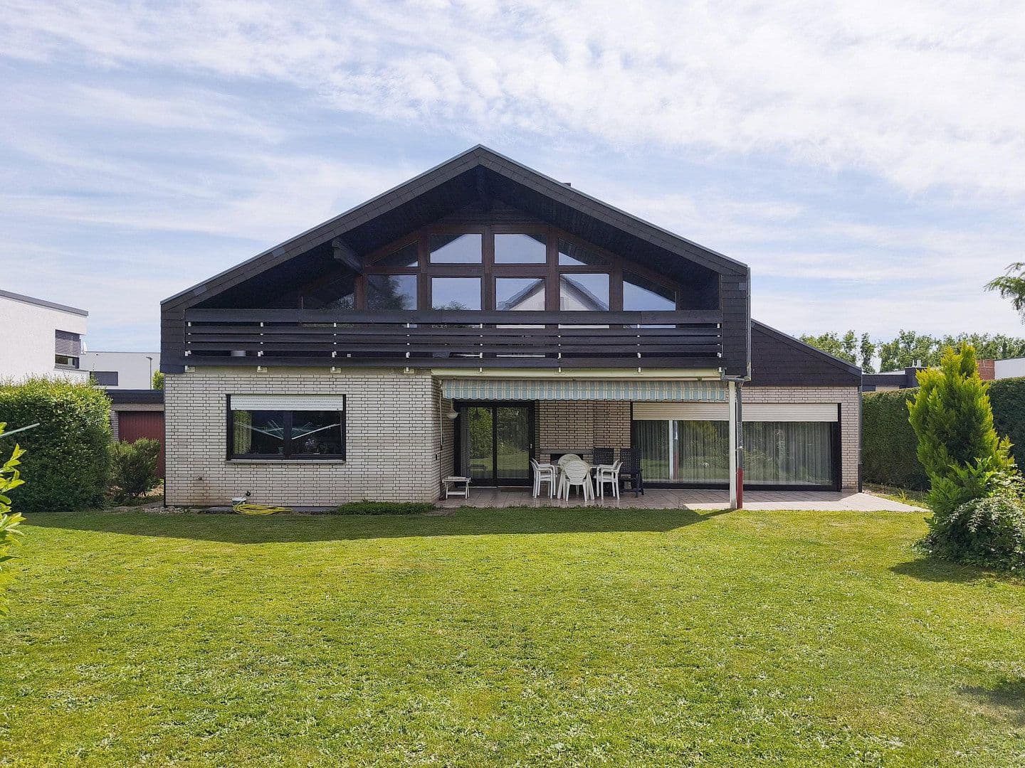 Prodej domu 246 m², pozemek 1.007 m², Römerberg, Porýní-Falc Prodej domu 246 m², pozemek 1.007 m², Römerberg, Porýní-Falc