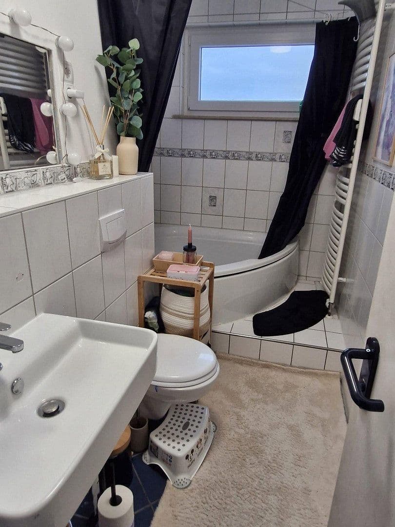 Prodej bytu 4+1 83 m², Geschwister-Scholl-Straße 15, Wiesbaden, Hessen Prodej bytu 4+1 83 m², Geschwister-Scholl-Straße 15, Wiesbaden, Hessen