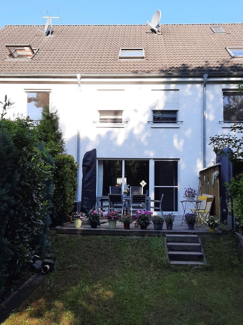 Prodej domu 133 m², pozemek 204 m², Düsseldorf, Severní Porýní-Vestfálsko Prodej domu 133 m², pozemek 204 m², Düsseldorf, Severní Porýní-Vestfálsko