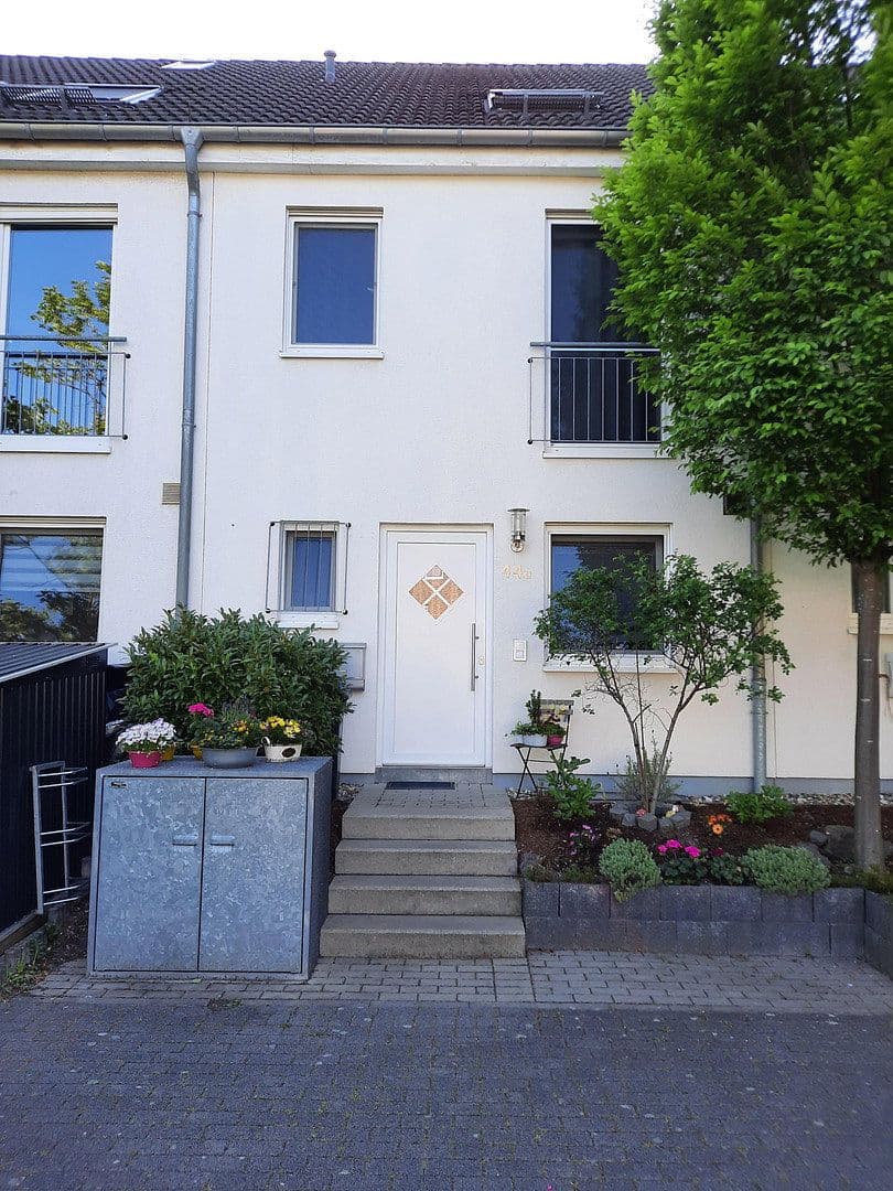 Prodej domu 133 m², pozemek 204 m², Düsseldorf, Severní Porýní-Vestfálsko Prodej domu 133 m², pozemek 204 m², Düsseldorf, Severní Porýní-Vestfálsko