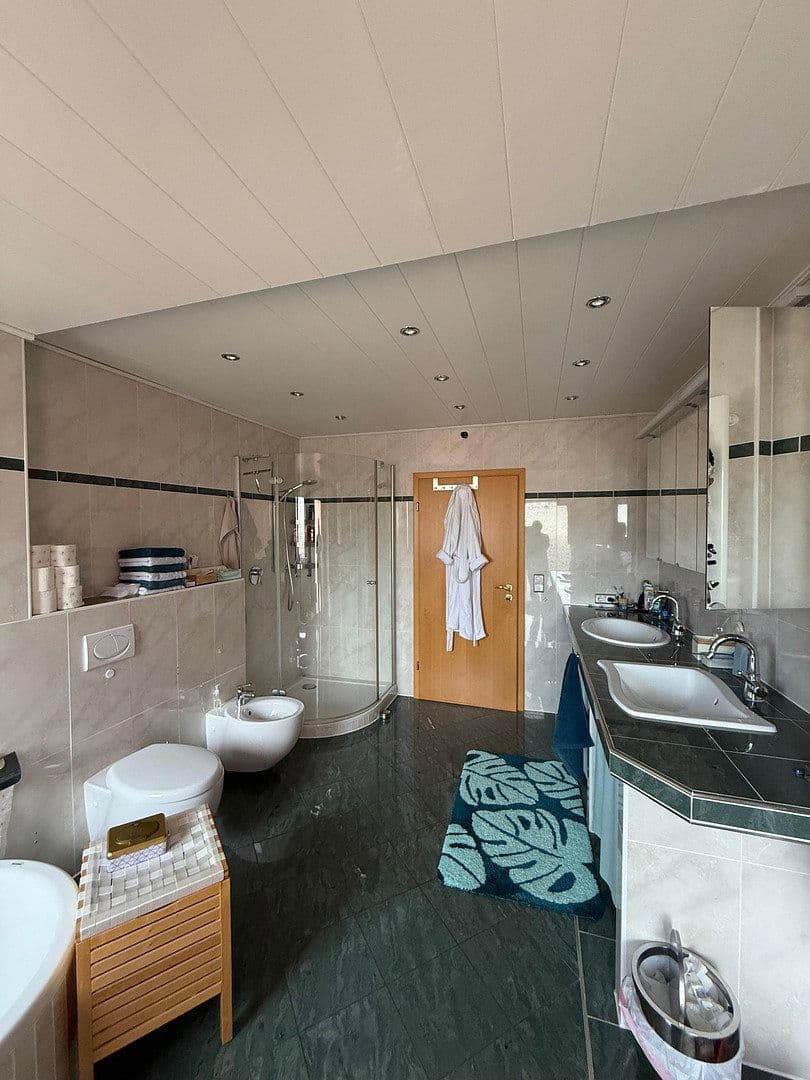 Prodej domu 280 m², pozemek 564 m², Kruft, Porýní-Falc Prodej domu 280 m², pozemek 564 m², Kruft, Porýní-Falc