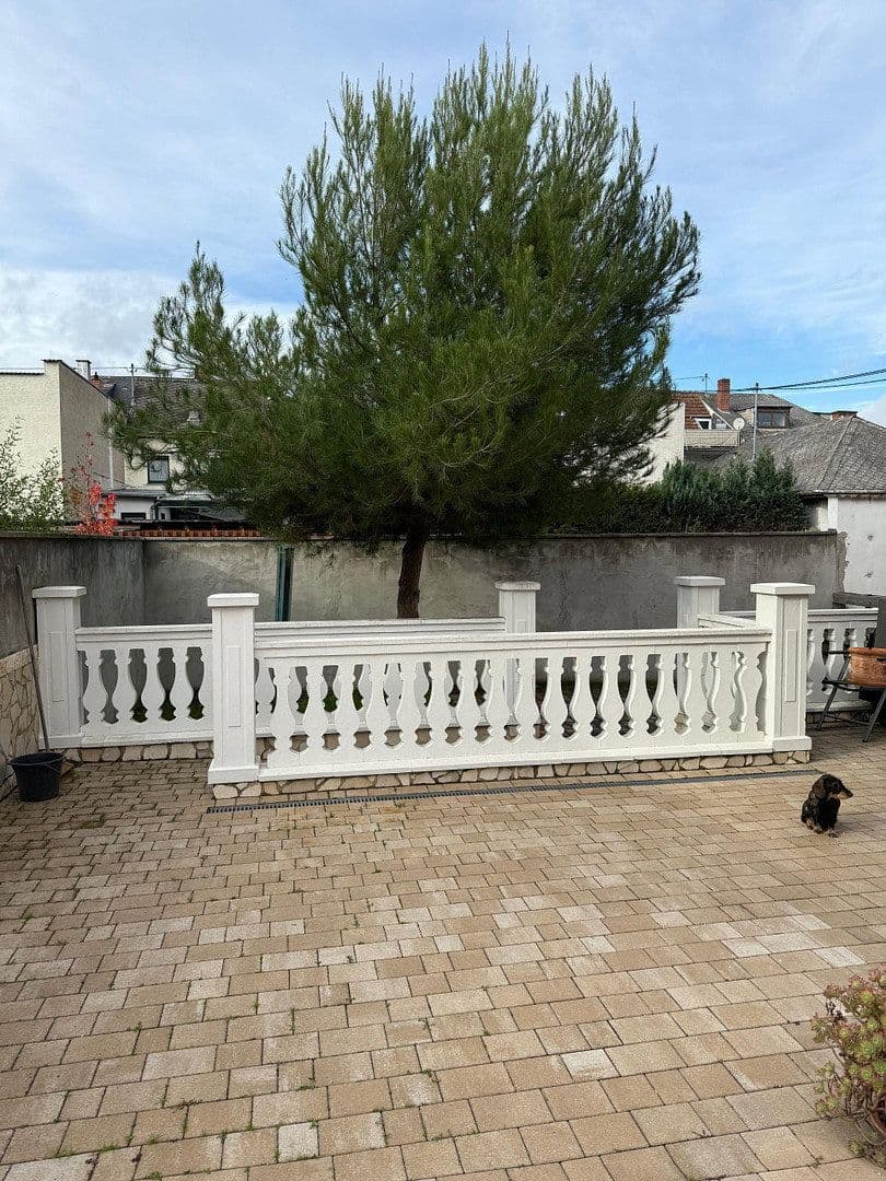Prodej domu 280 m², pozemek 564 m², Kruft, Porýní-Falc Prodej domu 280 m², pozemek 564 m², Kruft, Porýní-Falc