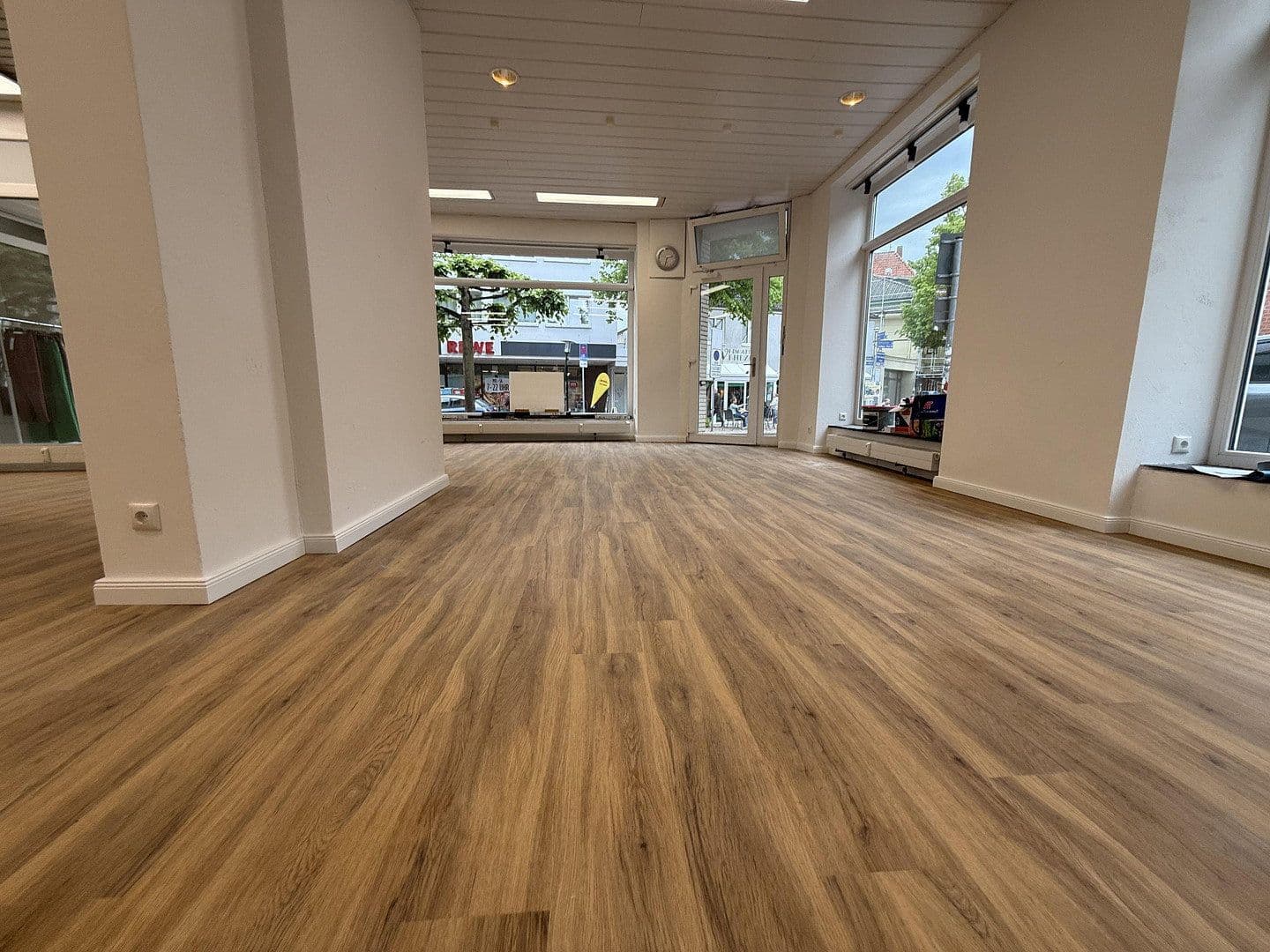 Pronájem nebytového prostoru 126 m², Bahnhofstr. 2, Bad Schwartau, Šlesvicko-Holštýnsko Pronájem nebytového prostoru 126 m², Bahnhofstr. 2, Bad Schwartau, Šlesvicko-Holštýnsko