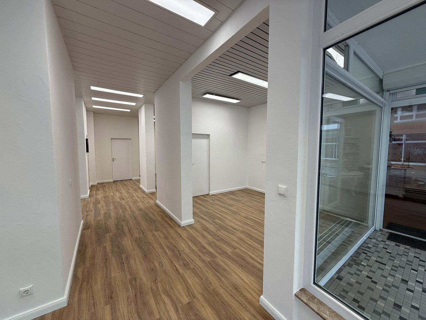 Pronájem nebytového prostoru 126 m², Bahnhofstr. 2, Bad Schwartau, Šlesvicko-Holštýnsko Pronájem nebytového prostoru 126 m², Bahnhofstr. 2, Bad Schwartau, Šlesvicko-Holštýnsko
