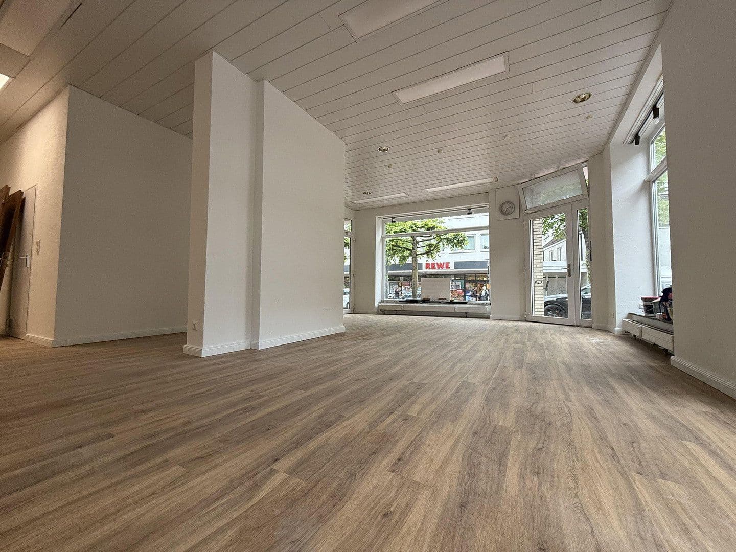 Pronájem nebytového prostoru 126 m², Bahnhofstr. 2, Bad Schwartau, Šlesvicko-Holštýnsko Pronájem nebytového prostoru 126 m², Bahnhofstr. 2, Bad Schwartau, Šlesvicko-Holštýnsko