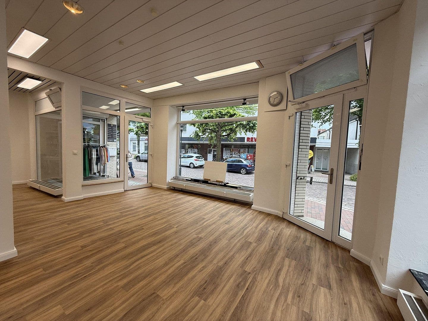 Pronájem nebytového prostoru 126 m², Bahnhofstr. 2, Bad Schwartau, Šlesvicko-Holštýnsko Pronájem nebytového prostoru 126 m², Bahnhofstr. 2, Bad Schwartau, Šlesvicko-Holštýnsko