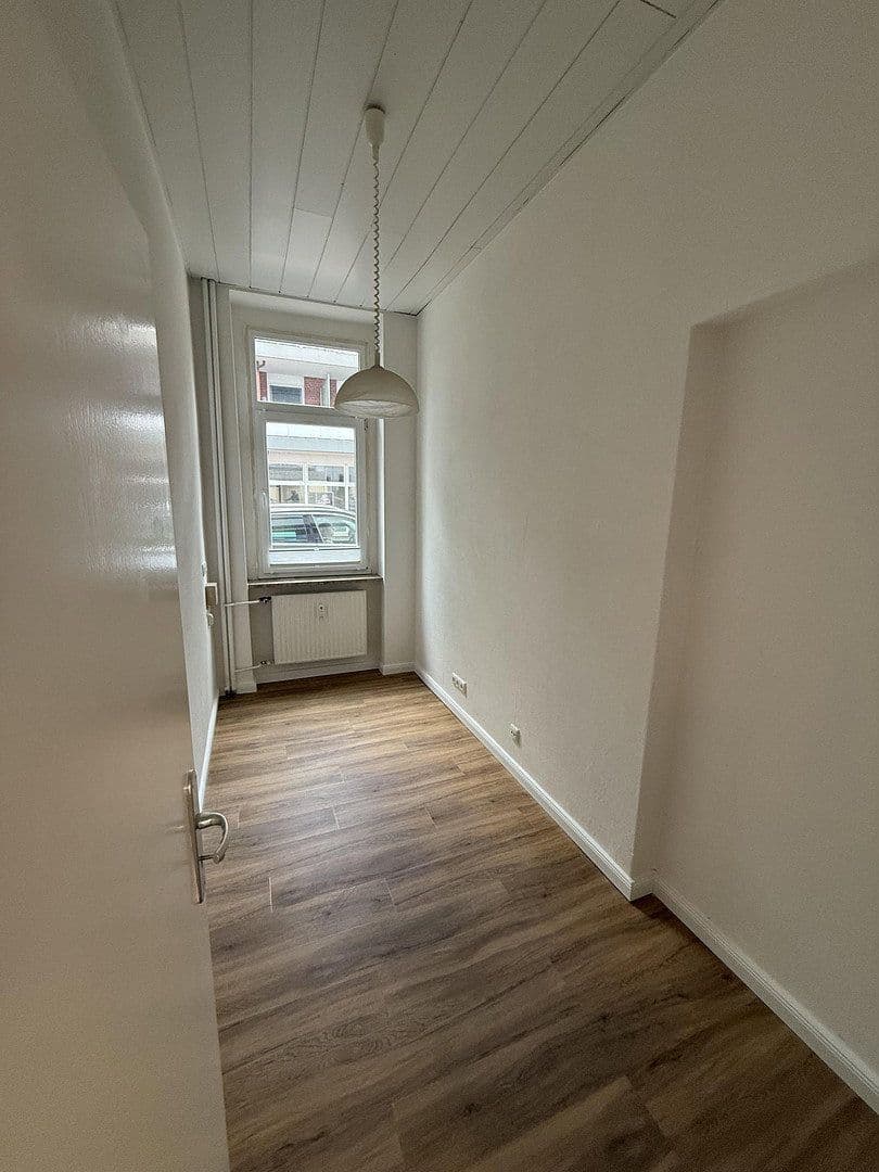 Pronájem nebytového prostoru 126 m², Bahnhofstr. 2, Bad Schwartau, Šlesvicko-Holštýnsko Pronájem nebytového prostoru 126 m², Bahnhofstr. 2, Bad Schwartau, Šlesvicko-Holštýnsko