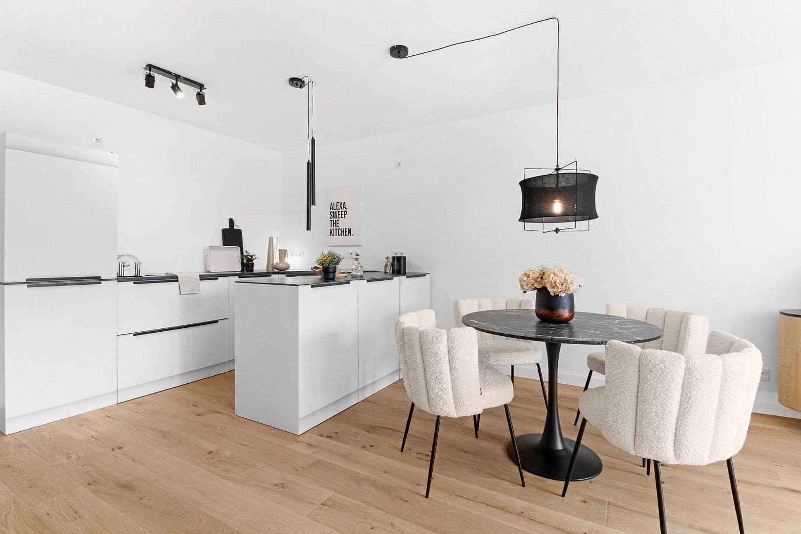 Prodej bytu 3+kk 104 m², Gladbacher Straße 47, Neuss, Severní Porýní-Vestfálsko Prodej bytu 3+kk 104 m², Gladbacher Straße 47, Neuss, Severní Porýní-Vestfálsko