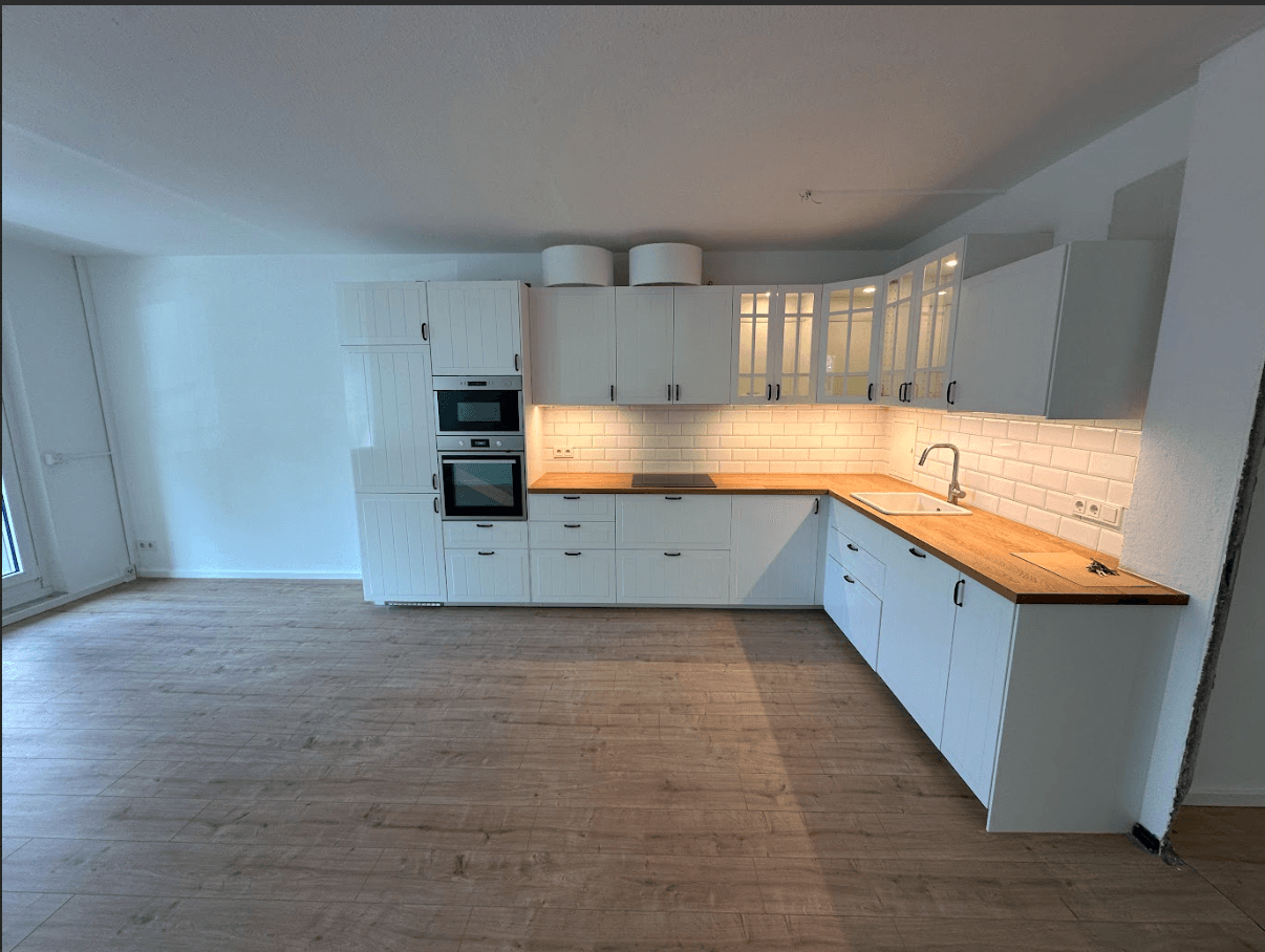 Pronájem bytu 3+1 68 m², Faleska-Meinig-Straße 108, Chemnitz, Sasko Pronájem bytu 3+1 68 m², Faleska-Meinig-Straße 108, Chemnitz, Sasko