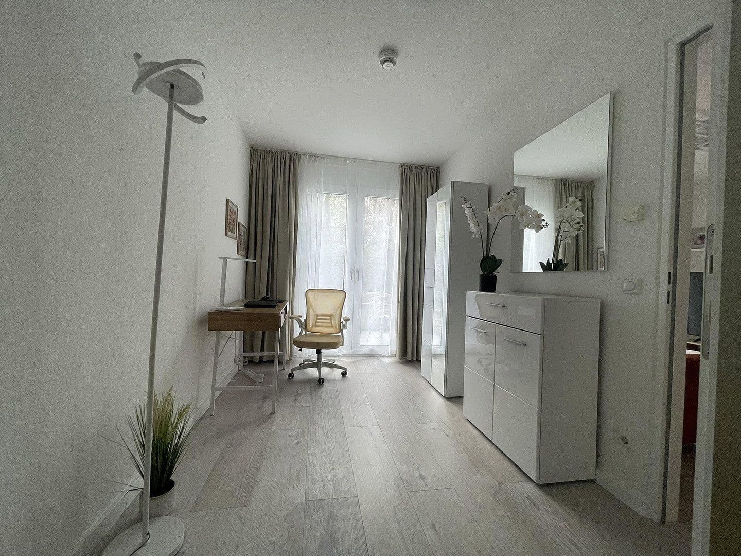 Pronájem bytu 3+1 71 m², Kleine Alexanderstraße 7, Berlin, Berlín Pronájem bytu 3+1 71 m², Kleine Alexanderstraße 7, Berlin, Berlín