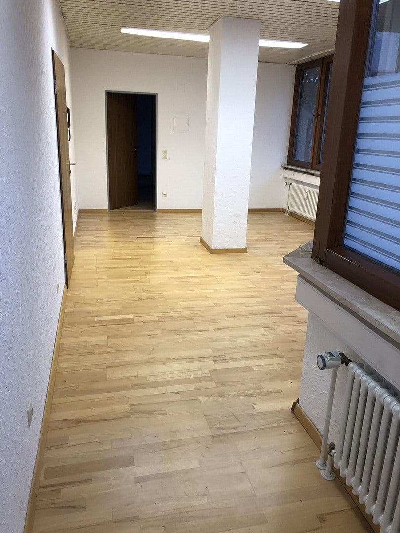 Pronájem kanceláře 55 m², Göppingen, Bádensko-Württembersko Pronájem kanceláře 55 m², Göppingen, Bádensko-Württembersko